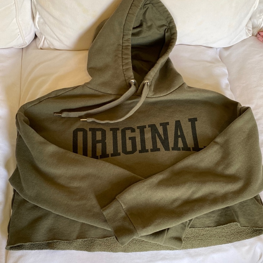 H&M cropped sweatshirt